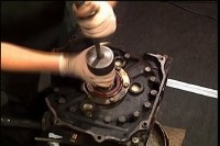 Ремонт роторных двигателей Mazda 13B / Overhauling Mazda's 13B Rotary Engine (Обучающее видео)