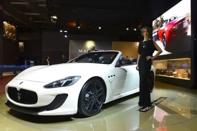Париж увидел новый кабриолет Maserati GranCabrio MC