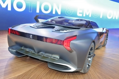 Презентация необычного автомобиля Peugeot Onyx Concept