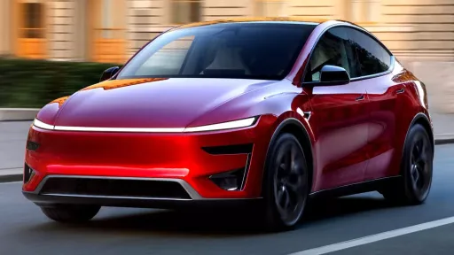 Tesla Model Y Performance 2026: быстрый, дорогой и спорный