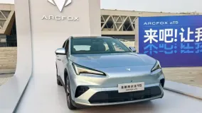 Arcfox Alpha T5 2025: электромобиль с увеличенным запасом хода и собственной системой автопилота