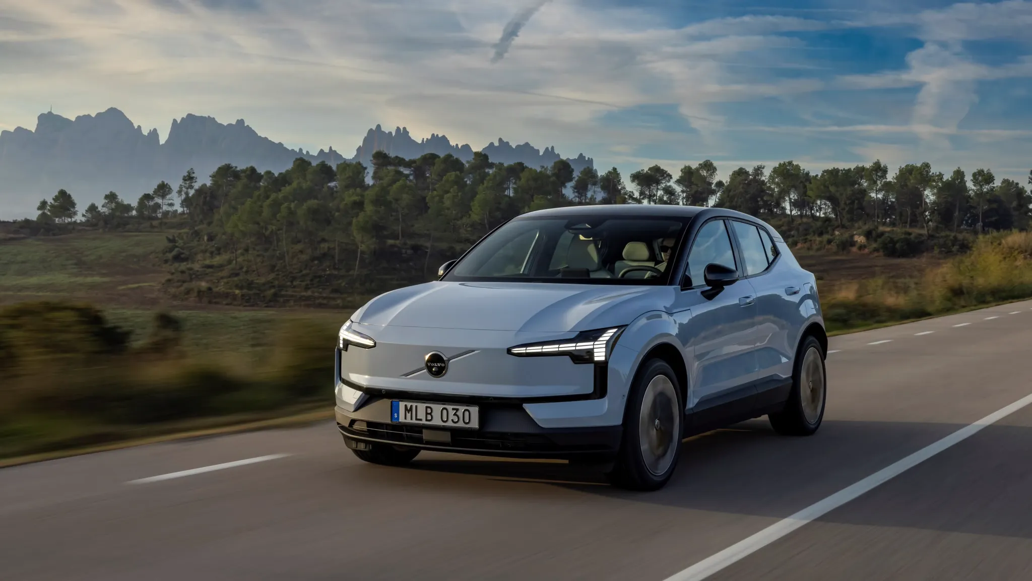 2026 Volvo EX30 с одним мотором подорожала и стартует с $40 245
