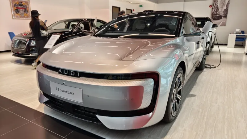 Audi E5 Sportback Quattro (2025): первый тест в Китае и сравнение с Zeekr 007 GT