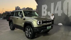 BAIC представила BJ40 EREV с обновлённой системой помощи водителю и гибридным «ультрадлинным» диапазоном