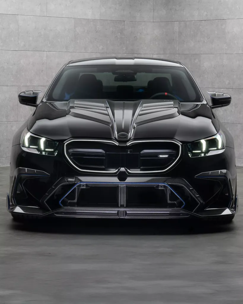 Mansory взял BMW M5 и напомнил Honda Civic Type R: эксперименты без границ