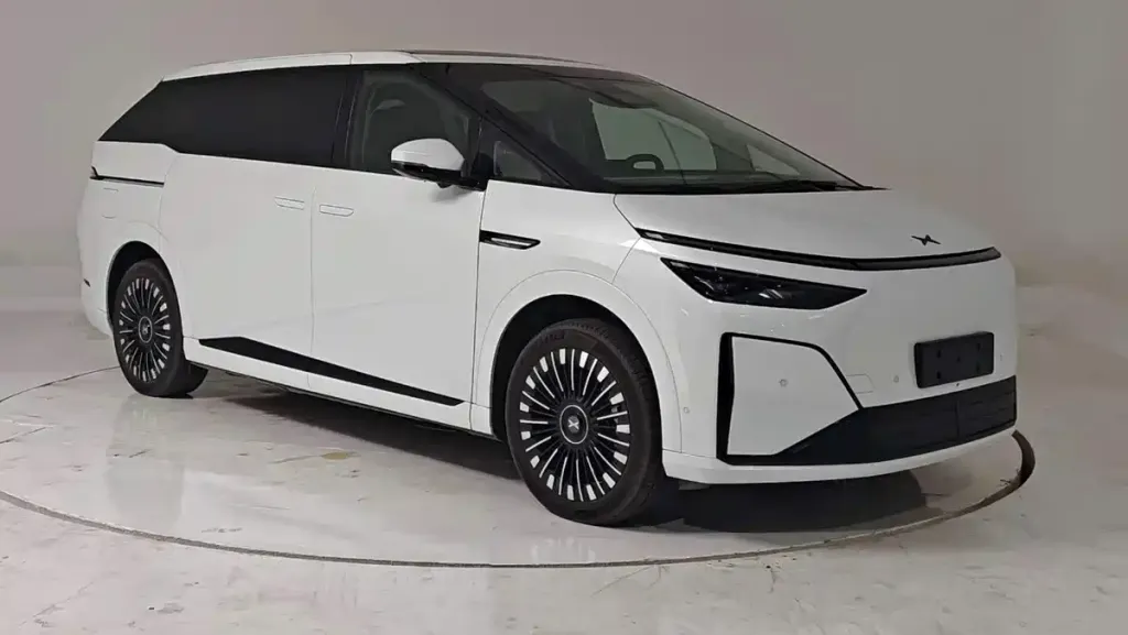 XPeng X9 Ultra: электромобиль-MPV с тремя AI-чипами общей вычислительной мощностью 2250 TOPS