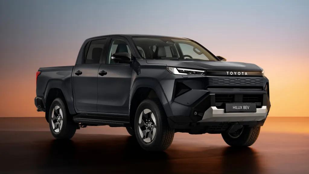 Новая Toyota Hilux (2026) — 9-ое поколение легендарного пикапа: электрификация, гибриды и «многопутевая» стратегия