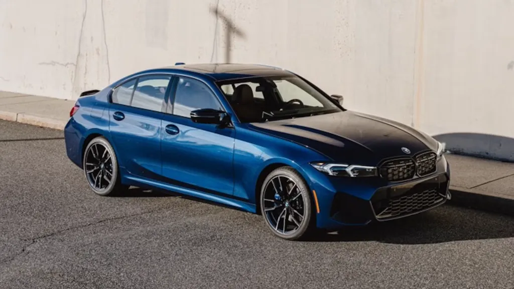 BMW отмечает 50 лет серии 3 специальным изданием M340i xDrive «50 Jahre»