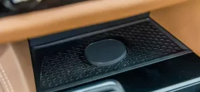 Nissan улучшил беспроводную зарядку смартфонов в автомобилях: решена ли проблема перегрева