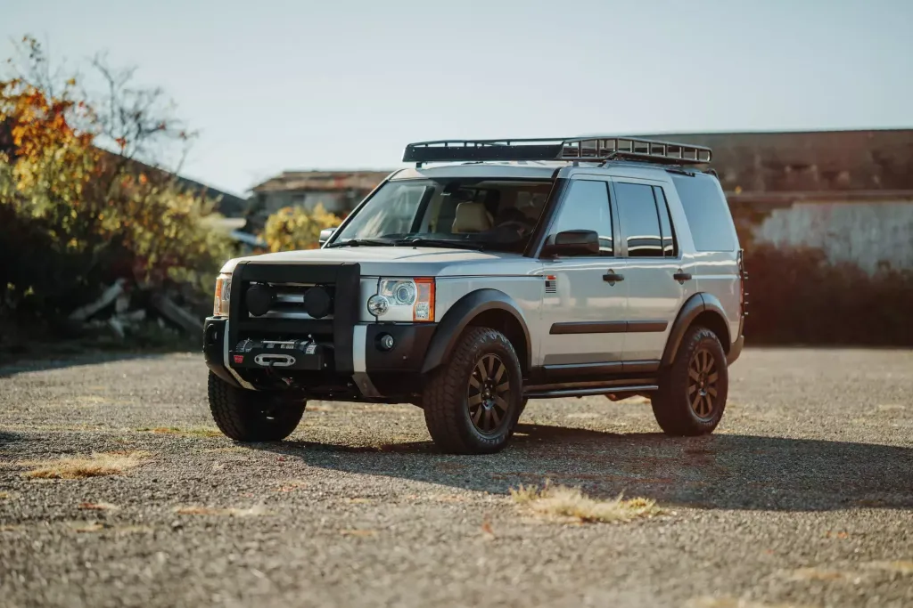 Land Rover Discovery с американским характером: тюнинг-проект с мотором LS3, который превратил внедорожник в настоящую громовую машину