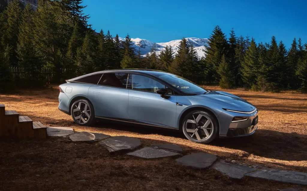 Xpeng P7 2026: глобальный электрический седан с рекордным запасом хода