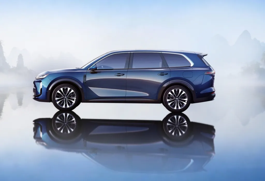 Baojun Huajing S — флагманский гибридный внедорожник от Huawei и SAIC-GM-Wuling