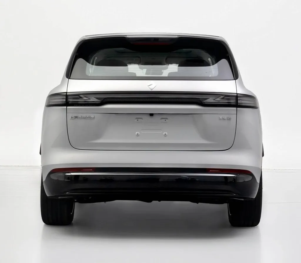 Baojun Huajing S — флагманский гибридный внедорожник от Huawei и SAIC-GM-Wuling