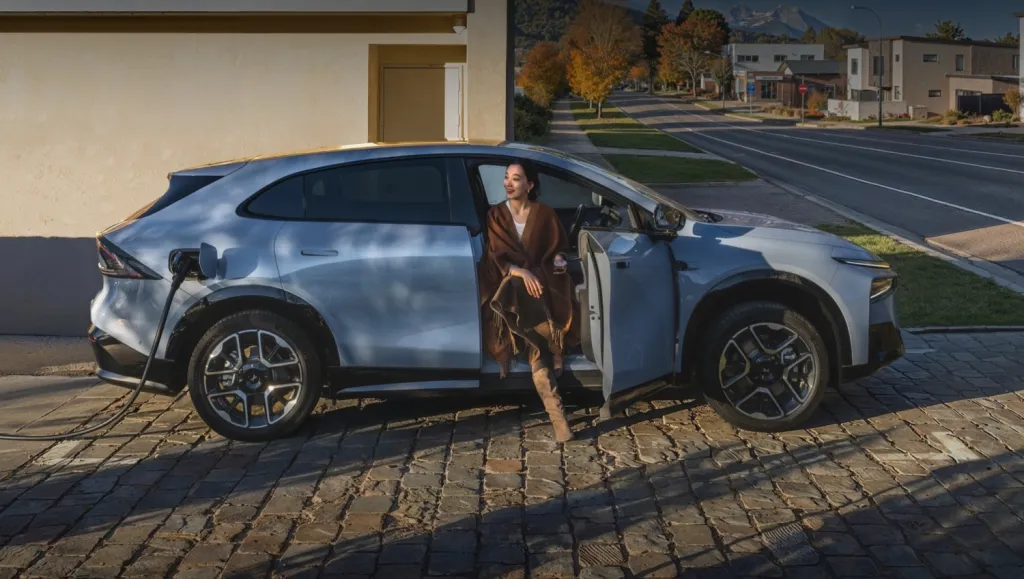 Xpeng G7 автомобиль с увеличенным запасом хода 2026: запуск, характеристики и рекордный пробег