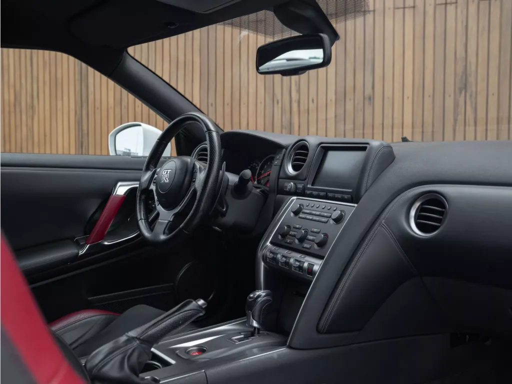 Культовый Nissan GT-R R35