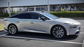 Toyota bZ7 выходит в салоны Китая: новый электрический флагман с системой Huawei DriveOne