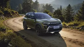 Renault Duster для Индии получил богатое оснащение и гибридную версию без полного привода