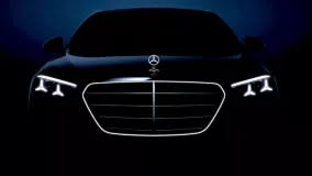 Mercedes-Benz S-Class 2027: 2700 новых деталей, MB.OS и обновлённый V8 — что обещает компания