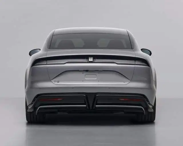 Yangwang U7 — флагманский электрический седан BYD с батареей Blade на 150 кВт·ч и запасом хода до 1006 км