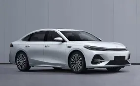 Geely Galaxy A7 Long-Range PHEV 2026: гибрид с увеличенной батареей и запасом хода 175 км