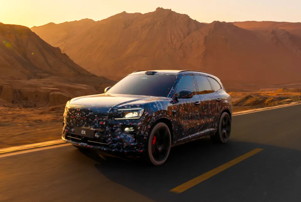 Zeekr 8X 2026 — флагманский гибридный внедорожник с увеличенным запасом хода