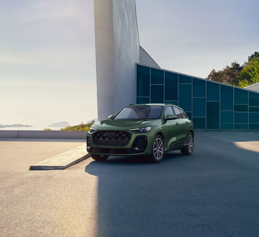 Audi Q5 2026: обновления интерфейса, «живой» руль и новые опции