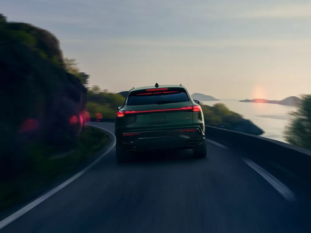 Audi Q5 2026: обновления интерфейса, «живой» руль и новые опции