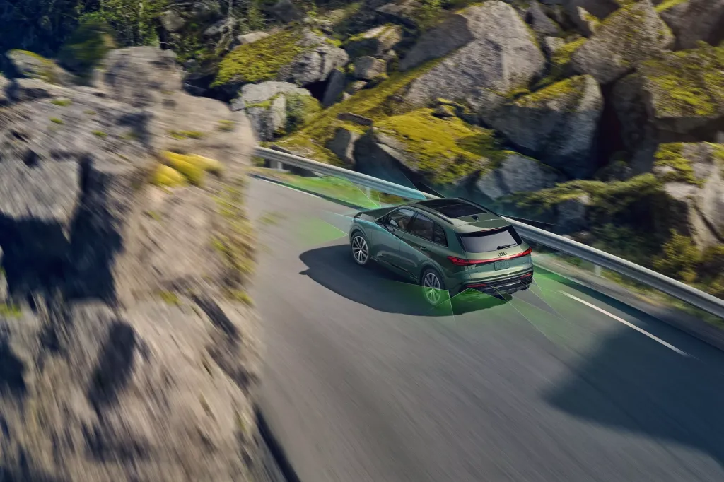 Audi Q5 2026: обновления интерфейса, «живой» руль и новые опции