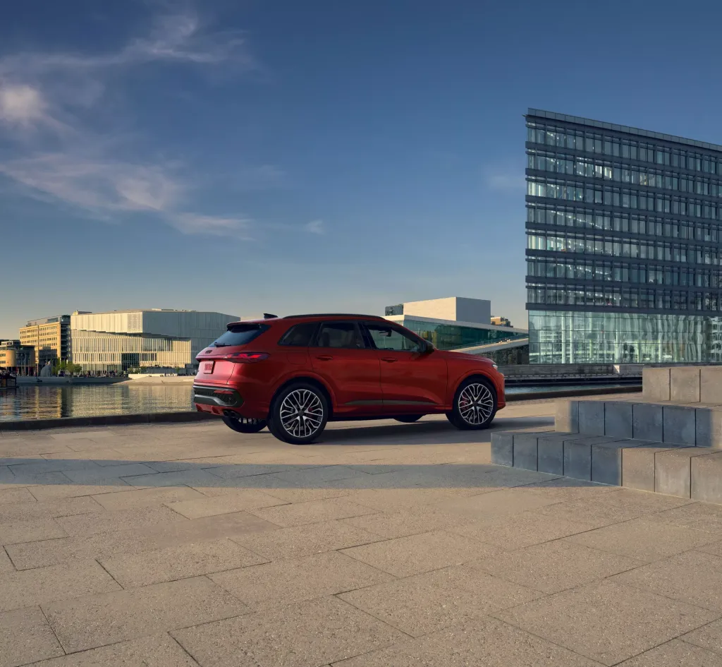 Audi Q5 2026: обновления интерфейса, «живой» руль и новые опции