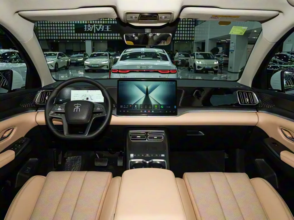 BYD Song Pro DM-i 2026 — гибридный кроссовер с электрическим запасом хода 220 км