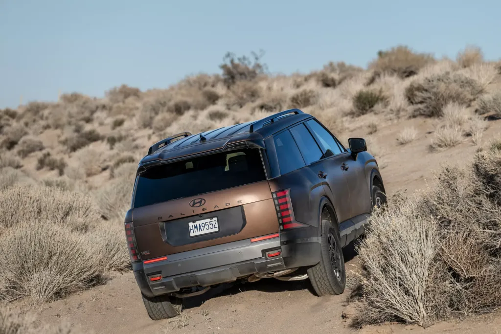 Dodge Charger, Hyundai Palisade и Ford Maverick Lobo: спорные итоги премии North American Car, Truck and Utility of the Year 2026