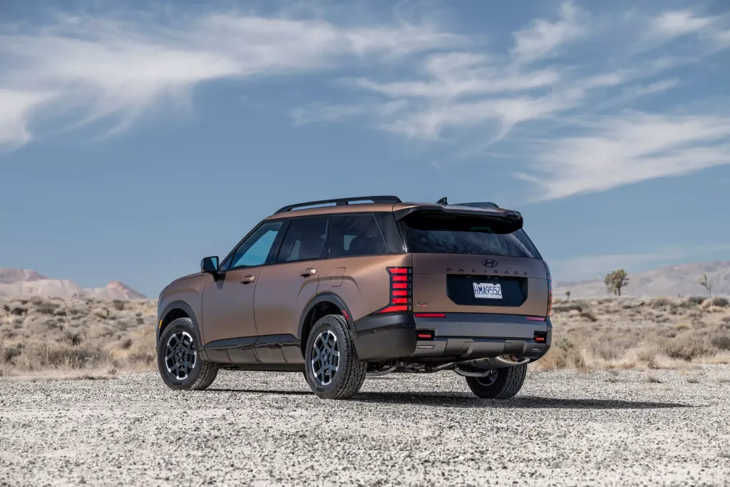 Dodge Charger, Hyundai Palisade и Ford Maverick Lobo: спорные итоги премии North American Car, Truck and Utility of the Year 2026