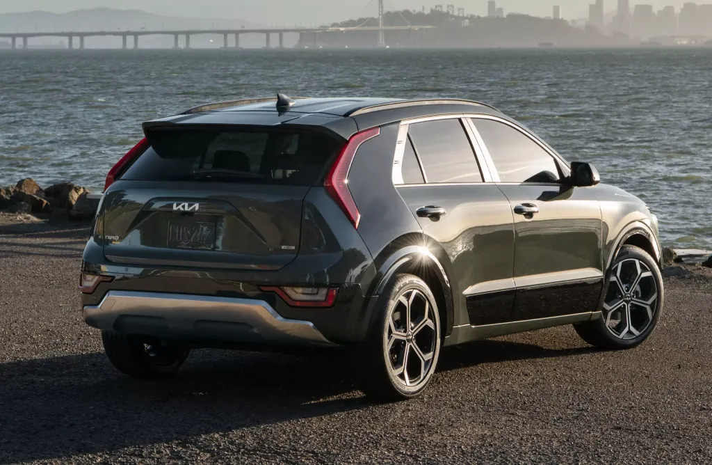 Kia Niro 2027: обновлённый дизайн в стиле EV и переработанный салон