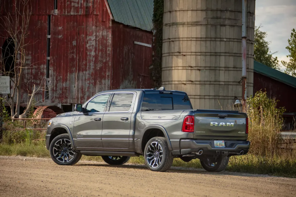 Ram 1500: Stellantis утроит выпуск двигателей Hemi в 2026 году