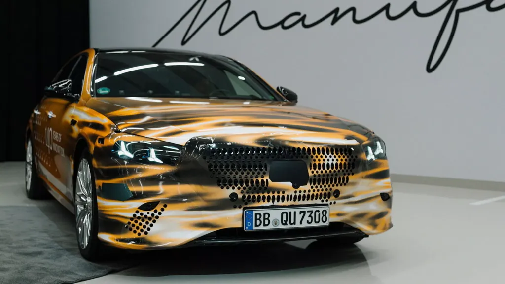 Mercedes-Benz S-Class 2027: 2700 новых деталей, MB.OS и обновлённый V8 — что обещает компания