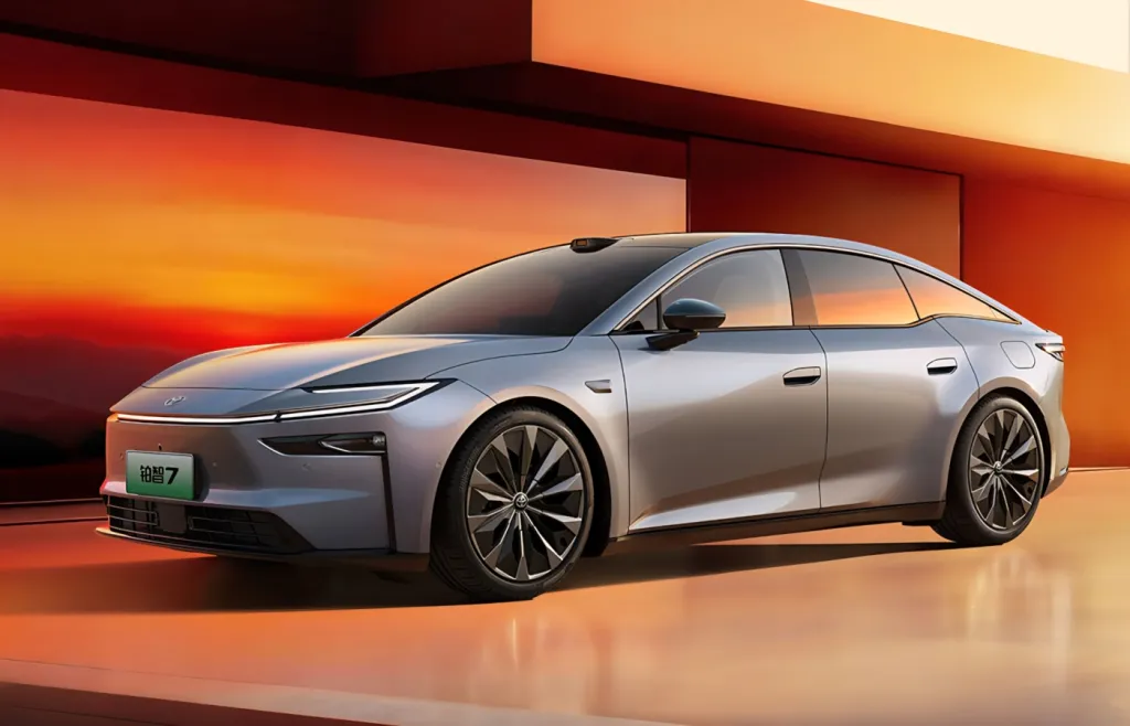 Toyota bZ7: флагманский электроседан GAC-Toyota выйдет на рынок Китая в марте и получит экосистему Xiaomi и технологии Huawei
