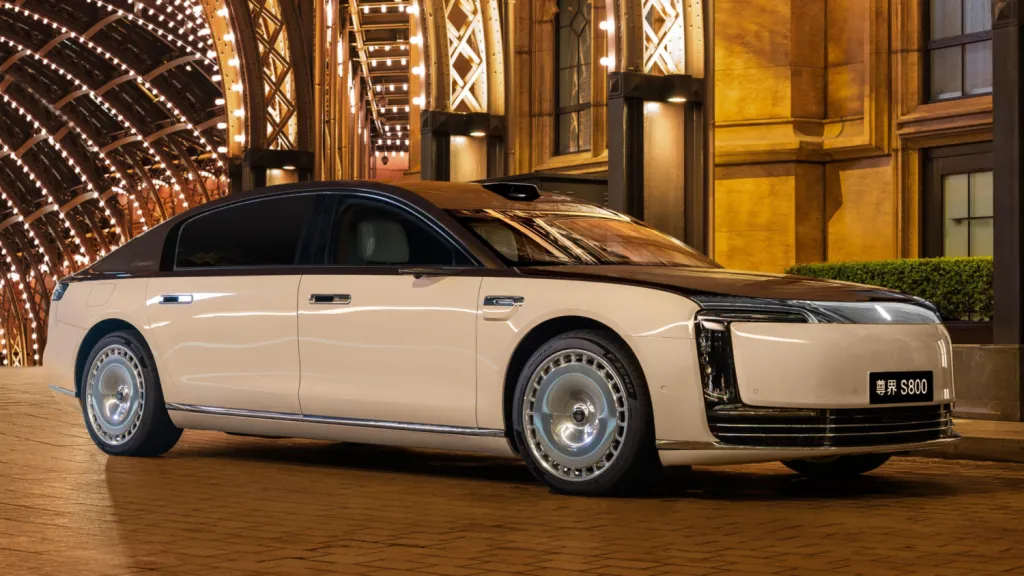 JAC и Huawei усиливают сотрудничество на фоне успеха седана Maextro S800