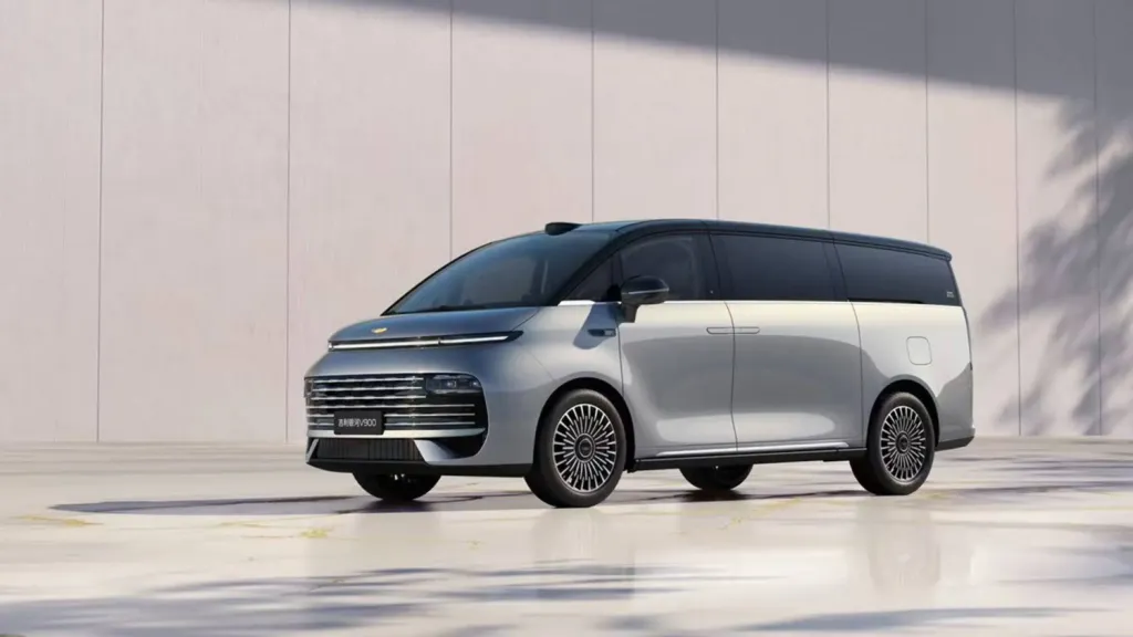 Geely Galaxy V900: в Китае стартовали продажи минивэна с увеличенным запасом хода по цене от 269 800 юаней