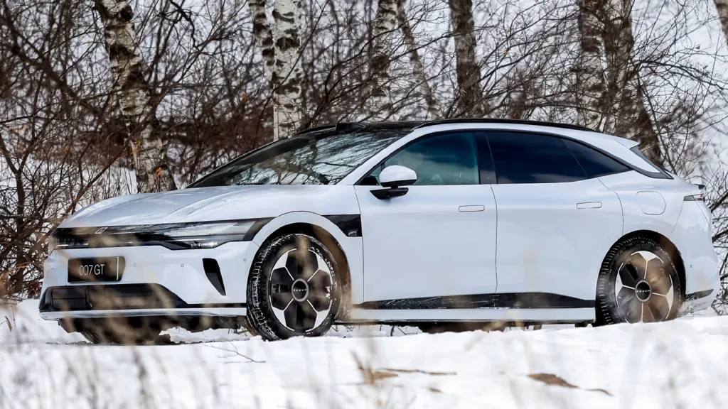 Обновленные Zeekr 007 и Zeekr 7GT получат систему 900 В и выйдут в Китае во втором квартале 2026 года