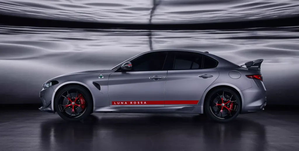Alfa Romeo Giulia Quadrifoglio Luna Rossa: лимитированная версия с экстремальным прижимом