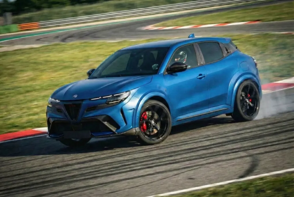 Alfa Romeo Junior GTA: «заряженный» образ, который пока существует только на картинках