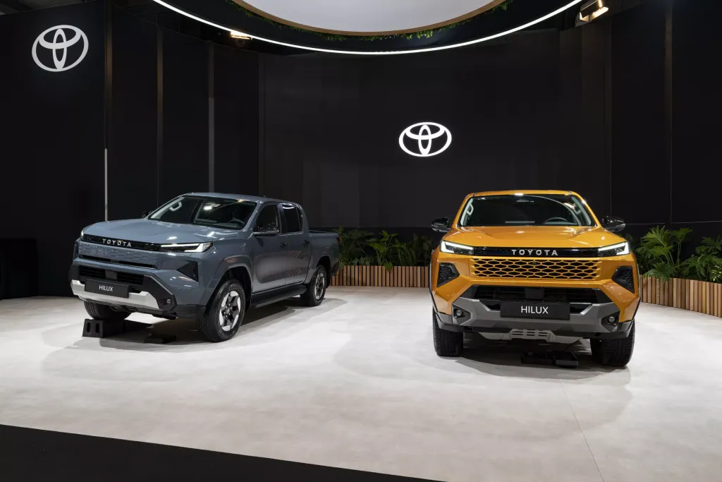 Toyota Hilux 2026: электрическая версия BEV и модель с ДВС в новом дизайне Cyber Sumo