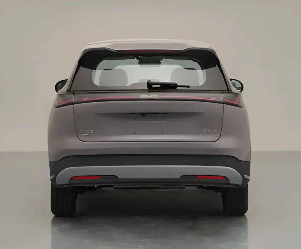 BYD Seal 05 PHEV 2026: гибридный седан с батареей 26,6 кВт·ч и электрическим запасом хода до 155 км