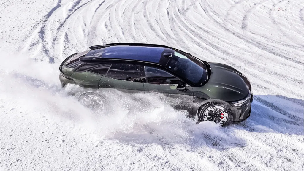 Обновленные Zeekr 007 и Zeekr 7GT получат систему 900 В и выйдут в Китае во втором квартале 2026 года