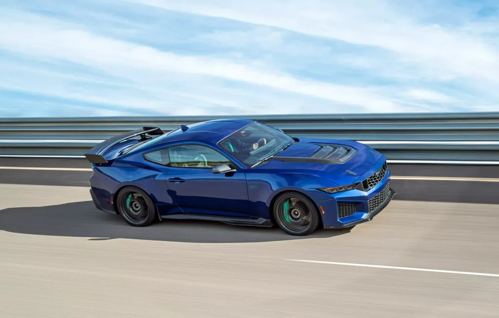 Ford Mustang Dark Horse SC: мощность «значительно выше 700 л.с.» и VIN 001 за 1,25 млн долларов на благотворительность