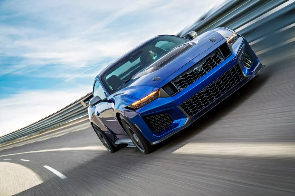 Ford Mustang Dark Horse SC: мощность «значительно выше 700 л.с.» и VIN 001 за 1,25 млн долларов на благотворительность