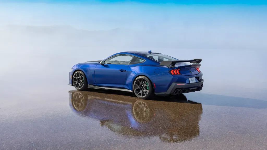 Ford Mustang Dark Horse SC: мощность «значительно выше 700 л.с.» и VIN 001 за 1,25 млн долларов на благотворительность