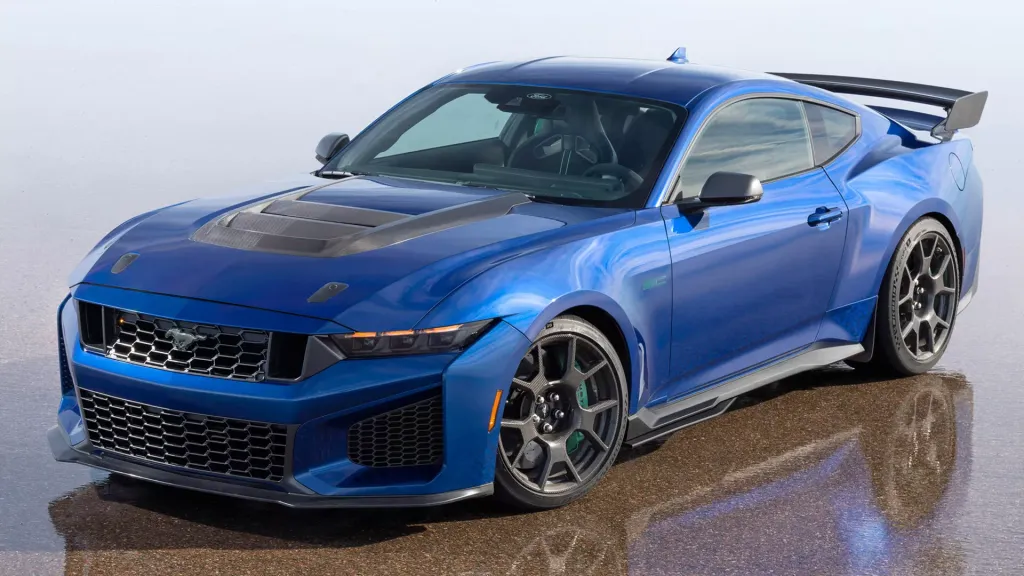 Ford Mustang Dark Horse SC: мощность «значительно выше 700 л.с.» и VIN 001 за 1,25 млн долларов на благотворительность