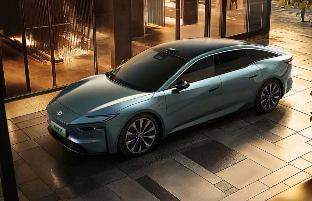 Toyota bZ7: флагманский электроседан GAC-Toyota выйдет на рынок Китая в марте и получит экосистему Xiaomi и технологии Huawei
