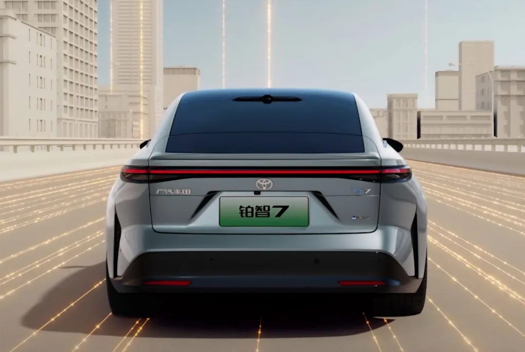 Toyota bZ7: флагманский электроседан GAC-Toyota выйдет на рынок Китая в марте и получит экосистему Xiaomi и технологии Huawei